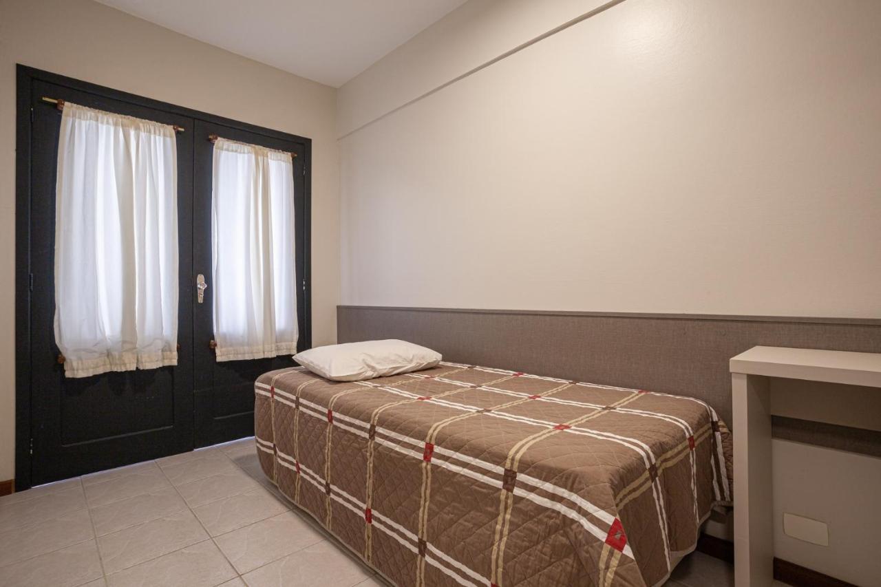 A Furninha Hotel Торес Екстериор снимка